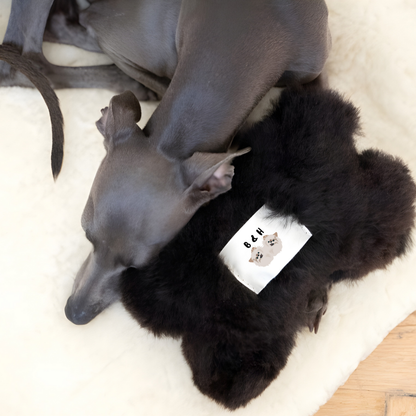 Naravna igrača iz ovčje kože (črna) – toplina, ki pomirja